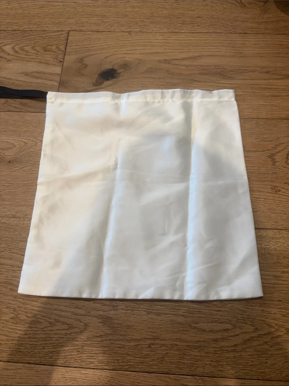 Gucci White Drawstring Dust Pouch with Logo Patch